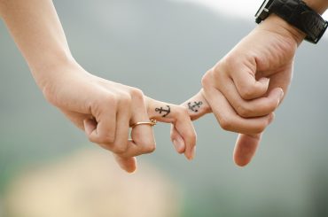 वो इश्क था या क़र्ज था
